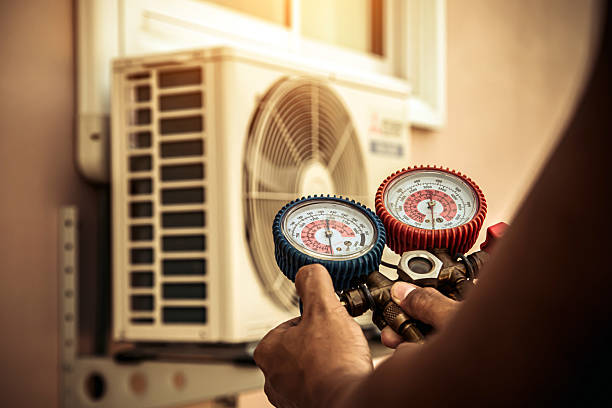 Professional Hvac technician working in Unionville Center, OH